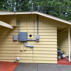 Emerald State Electric - Altered 200-amp service for installation of generator and ATS. Installed new meterbase, ATS, generator feeders and service feeders.