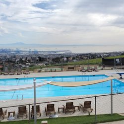 Elks Lodge San Pedro - Pool with a view
