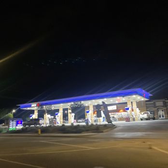 Arco Gas Station - Arco - Gas Stations Near Me - Palmdale, California