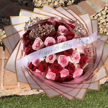 El Paso Flowers - 50 count rose bouquet - Floral Designers Near Me