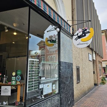 The Split Banana - the outside of a bakery - Ice Cream & Frozen Yogurt Near Me - Staunton, Virginia The Split Banana - the outside of a bakery - Ice Cream & Frozen Yogurt Near Me - Staunton, Virginia
