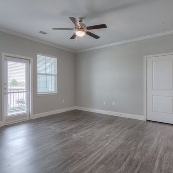 Silverwood at Hackberry Creek - Apartments Near Me - Baytown, Texas Silverwood at Hackberry Creek - Apartments Near Me - Baytown, Texas