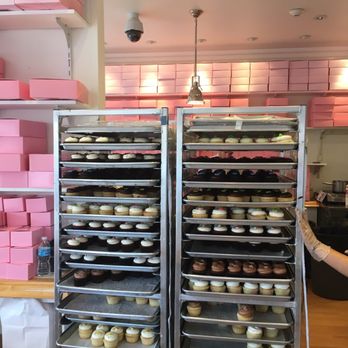 Georgetown Cupcake - Cupcakes Near Me - Washington, DC, District of Columbia