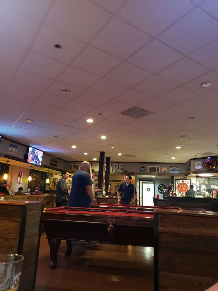 Cap's Pizza & Tap House, Sacramento Roadtrippers