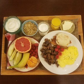 Monroe Inn - Egg breakfast with fresh fruit - Hotels Near Me - Monroe, Utah