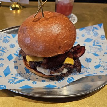 Wren Südhalle - Weekend special - Western burger - Breweries Near Me - Phoenix, Arizona Wren Südhalle - Weekend special - Western burger - Breweries Near Me - Phoenix, Arizona