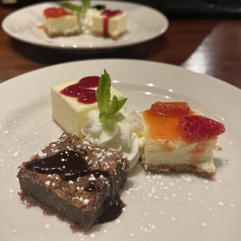 Catch 35 Naperville - Mini Dessert Trio - Seafood Near Me - Naperville, Illinois