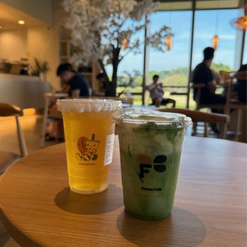 Fresso Coffee & Tea - Peach Green Pure Tea, Matcha Einspanner - Coffee & Tea Near Me - Missouri City, Texas