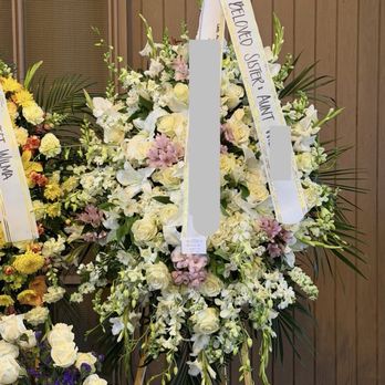 Moonstar Florist - Beautiful standing wreath for funeral service - Florists Near Me - Oakland, California Moonstar Florist - Beautiful standing wreath for funeral service - Florists Near Me - Oakland, California