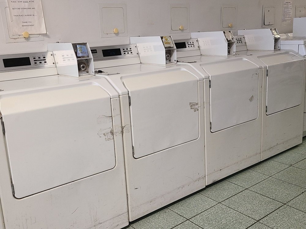 BUBBLES ON BROADWAY Updated October 2024 12 Reviews 345 Broadway