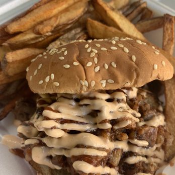 Odell's Barbecue Luau - Brisket Sandwich with Fresh Cut Fries - Barbeque Near Me - Opa-locka, Florida