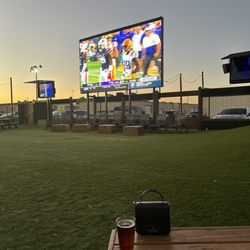 Little Woodrow's Tomball - Big screen TV and Twisted Tea on draft!!!