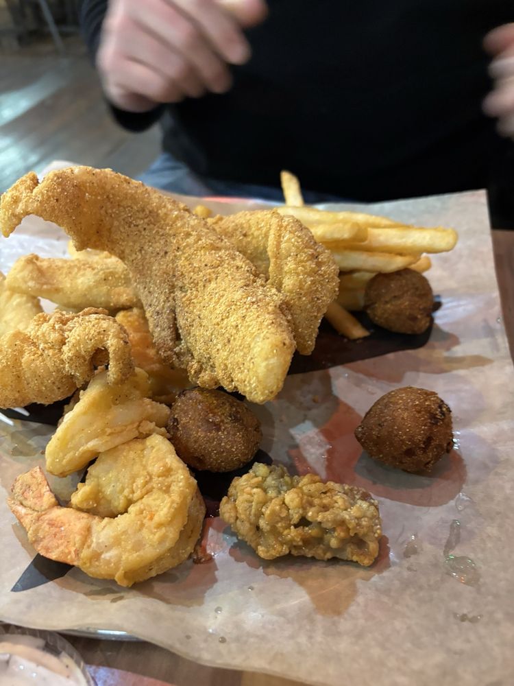 Wade’s Place - Photo 3