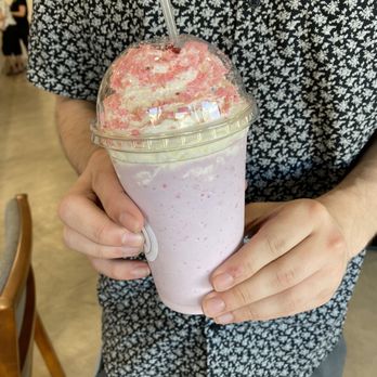 Moena Sweets - Milkshake - Ice Cream & Frozen Yogurt Near Me - Honolulu, Hawaii Moena Sweets - Milkshake - Ice Cream & Frozen Yogurt Near Me - Honolulu, Hawaii
