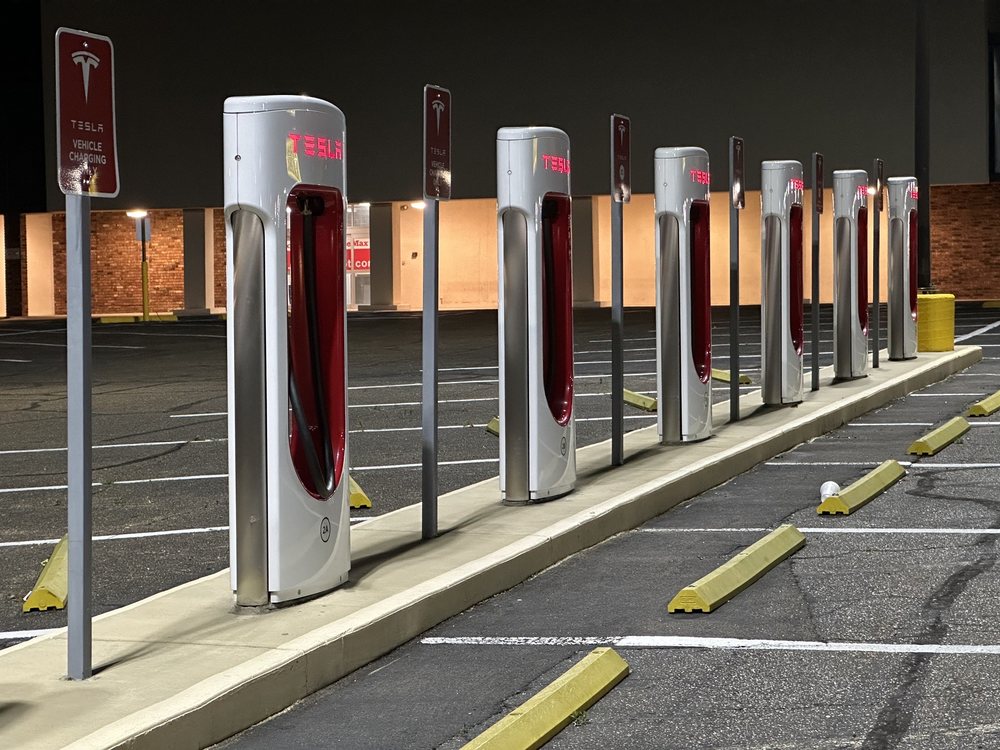 TESLA SUPERCHARGER Updated September 2024 1432 Delaware Ave,