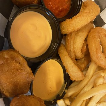 CJ's Takeout & Late Nite Bites - CJ's Sampler - Food Trucks Near Me - Gettysburg, Pennsylvania