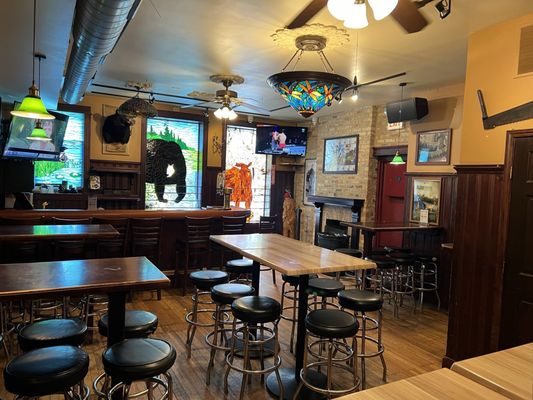 Will's Northwoods Inn by null
