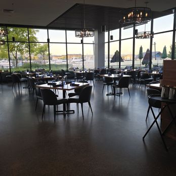 Jetty Bar & Grille - Diningroom - Seafood Near Me - Everett, Washington Jetty Bar & Grille - Diningroom - Seafood Near Me - Everett, Washington