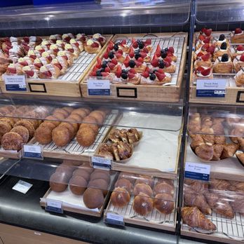 Paris Baguette - Coffee & Tea Near Me - Milpitas, California Paris Baguette - Coffee & Tea Near Me - Milpitas, California