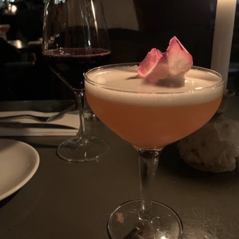 Melrose On Adelaide - Red Cab and rose garden cocktail - Cocktail Bars Near Me - Toronto, Ontario