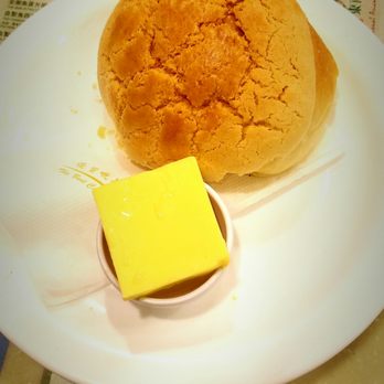 翠華餐廳 - I never knew pineapple buns could taste so delicious with melted butter! - Hong Kong Style Cafe Near Me - Hong Kong, HK 翠華餐廳 - I never knew pineapple buns could taste so delicious with melted butter! - Hong Kong Style Cafe Near Me - Hong Kong, HK