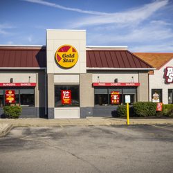 Gold Star Richwood's newly remodeled exterior.