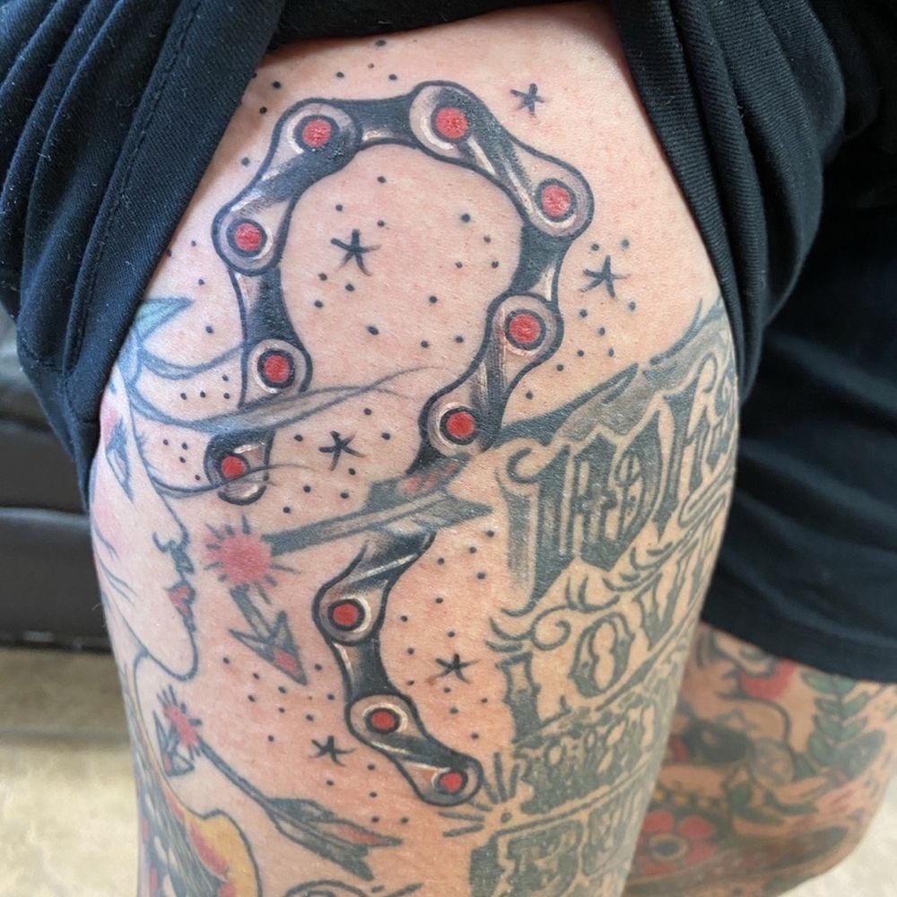 Liquid Tattoo - Chain link - Tattoo Near Me - Yucca Valley, California