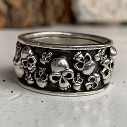 Multi mini head skull ring