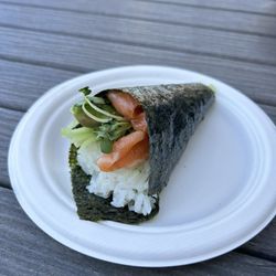 Kiku Japanese Grill - Salmon Handroll (1pc)