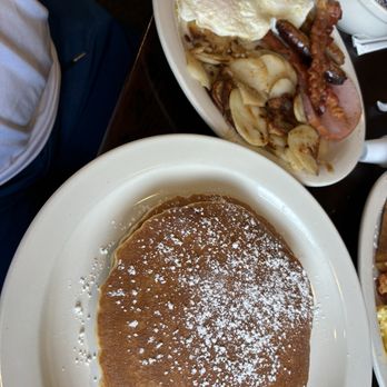 Colonial Pancake House - The Colonial Breakfast - Breakfast & Brunch Near Me - Williamsburg, Virginia