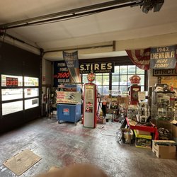 Bergstrom's Antique & Classic Autos