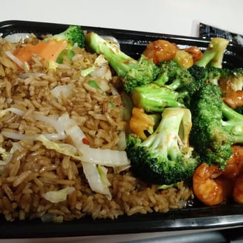 Tommy's Kitchen - a tray of rice, broccoli, and chicken - Chinese Near Me - Hicksville, New York