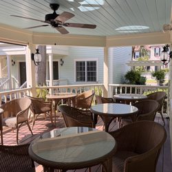 The Addison on Amelia Island - Courtyard happy hour
