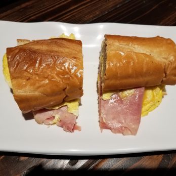 Empanada Harry's Bakery and Cafe - Breakfast egg sandwich - Venezuelan Near Me - Miami, Florida