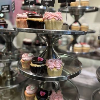 Georgetown Cupcake - Cupcakes Near Me - Washington, DC, District of Columbia