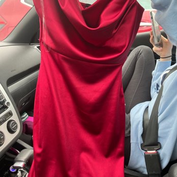 Windsor - Wouldnt let me return this dress claiming there were stains on the front. Heres the front. No stains, just wrinkles from the bag - Accessories Near Me - Staten Island, New York