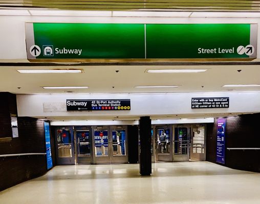 42 St-Port Authority Bus Terminal by null