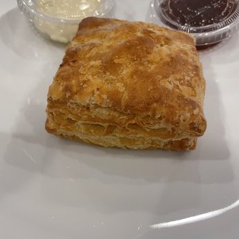 Towne & Oak - Homemade Biscuit with butter and fruit preserves - Cafes Near Me - Winnetka, Illinois Towne & Oak - Homemade Biscuit with butter and fruit preserves - Cafes Near Me - Winnetka, Illinois
