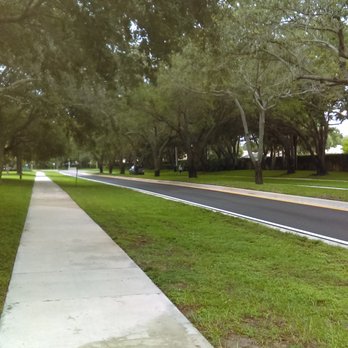 Oaks Park - Wide sidewalks in front of the park for bikes, pets, etc. - Parks Near Me - Palm Beach Gardens, Florida Oaks Park - Wide sidewalks in front of the park for bikes, pets, etc. - Parks Near Me - Palm Beach Gardens, Florida