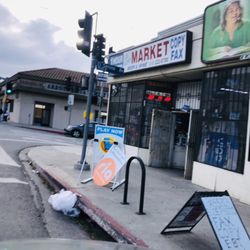 Las Flores Market & Photo - Beer and Lotto time MAR2025