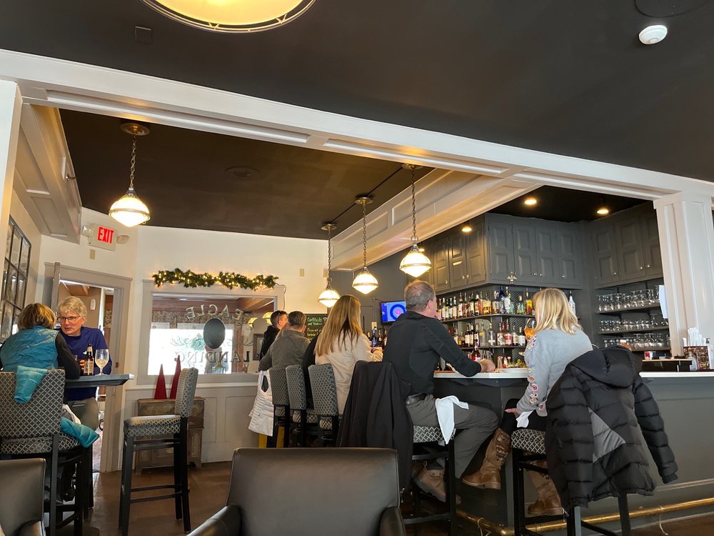 Highfields Restaurant & Eagle Landing Tavern Logo