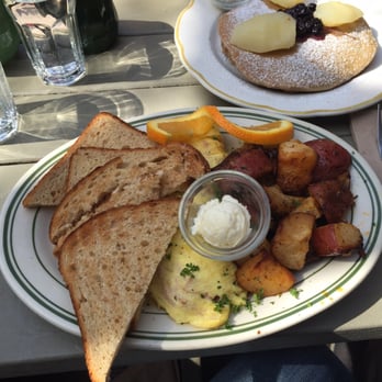 La Note - Omelette fromage et jambon - French Near Me - Berkeley, California La Note - Omelette fromage et jambon - French Near Me - Berkeley, California