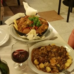 La Quintana - Cazuela de Calamares (Plato de Arriba). No recuerdo el nombre del plato de abajo.