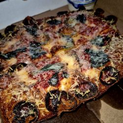 Muscarella's Pizzeria - Detroit style