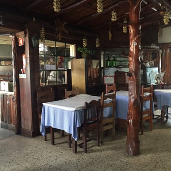 Restaurante Adega do Saloio - Settings at the front entrance. - Portuguese Near Me - Sintra, 11 Restaurante Adega do Saloio - Settings at the front entrance. - Portuguese Near Me - Sintra, 11