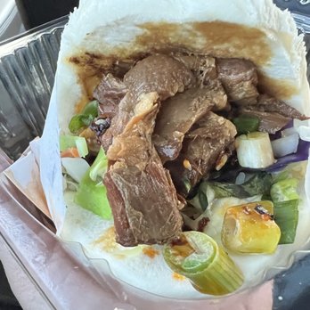 Mason's Dumpling Shop - Aurora - Pork Belly Bun (东坡肉割包) Stewed pork belly, coleslaw, green onion, chili oil, and home made bun sauce - Chinese Near Me - Aurora, Colorado