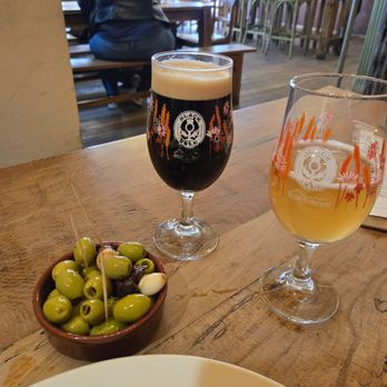 Black Isle Bar - Finished with olives in olive oil for round 2 of drinks. Porter and IPA - Pizza Near Me - Inverness, HLD Black Isle Bar - Finished with olives in olive oil for round 2 of drinks. Porter and IPA - Pizza Near Me - Inverness, HLD
