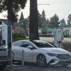 Electrify America - Shows on right the CCS/CHAdeMO charger, on left is one of two 350CCS charger. Not in photo is a Type 2charger on left