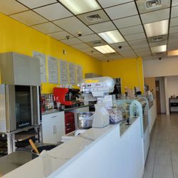 Petit Poussin Cafe - Inside