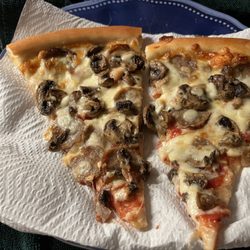 Chiefs Place - Large sausage and mushroom pizza